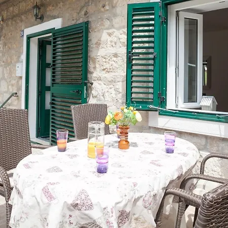 Bura 1 Apartment